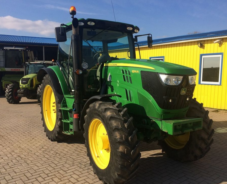 Oldtimer-Traktor des Typs John Deere 6130R, Neumaschine in Київ (Bild 4)