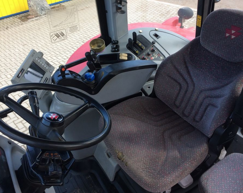 Oldtimer-Traktor des Typs Massey Ferguson 6480 A, Neumaschine in Київ (Bild 8)