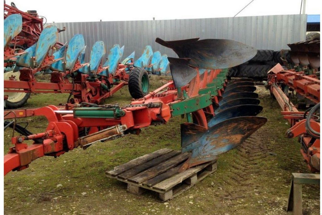 Scheibenpflug des Typs Kverneland PS 100,  in Київ (Bild 2)