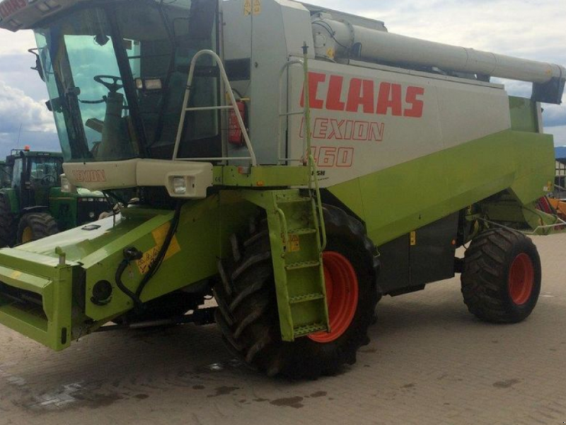 Oldtimer-Mähdrescher des Typs CLAAS Lexion 460, Neumaschine in Київ (Bild 1)