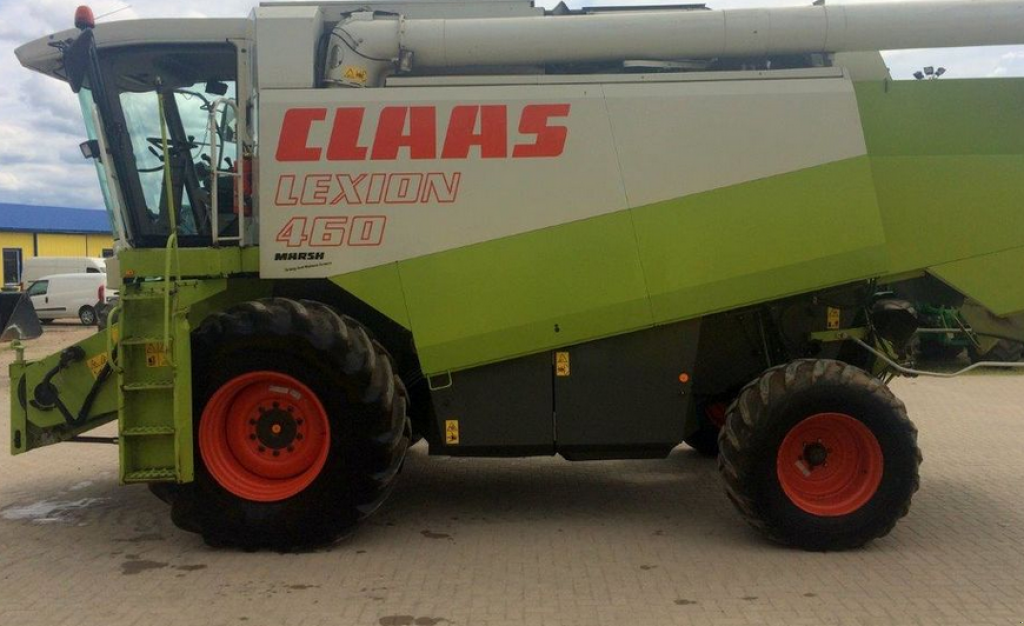 Oldtimer-Mähdrescher des Typs CLAAS Lexion 460, Neumaschine in Київ (Bild 4)