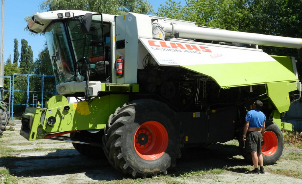 Oldtimer-Mähdrescher des Typs CLAAS Lexion 480 Evolution, Neumaschine in Київ (Bild 1)