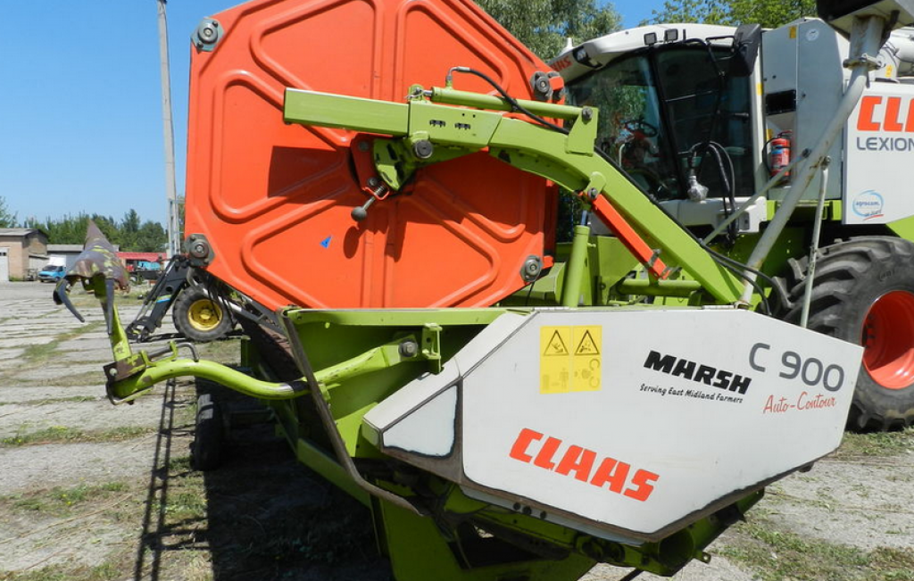 Oldtimer-Mähdrescher des Typs CLAAS Lexion 480 Evolution, Neumaschine in Київ (Bild 9)