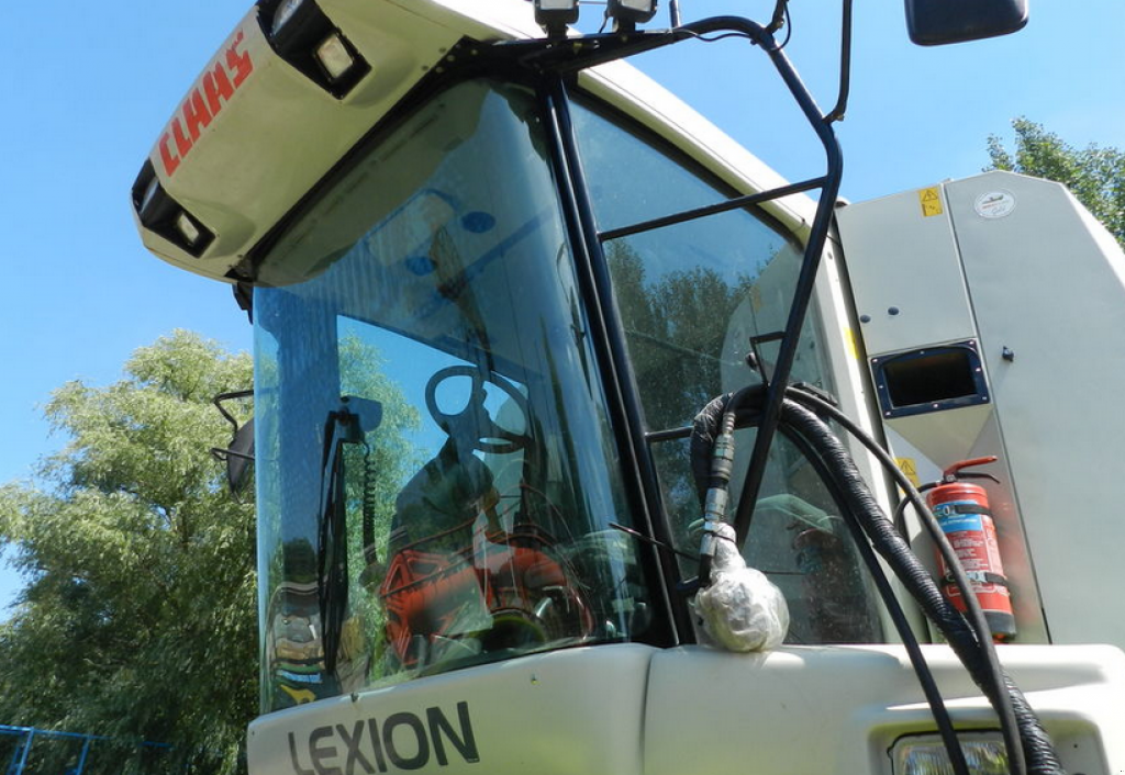 Oldtimer-Mähdrescher des Typs CLAAS Lexion 480 Evolution, Neumaschine in Київ (Bild 4)