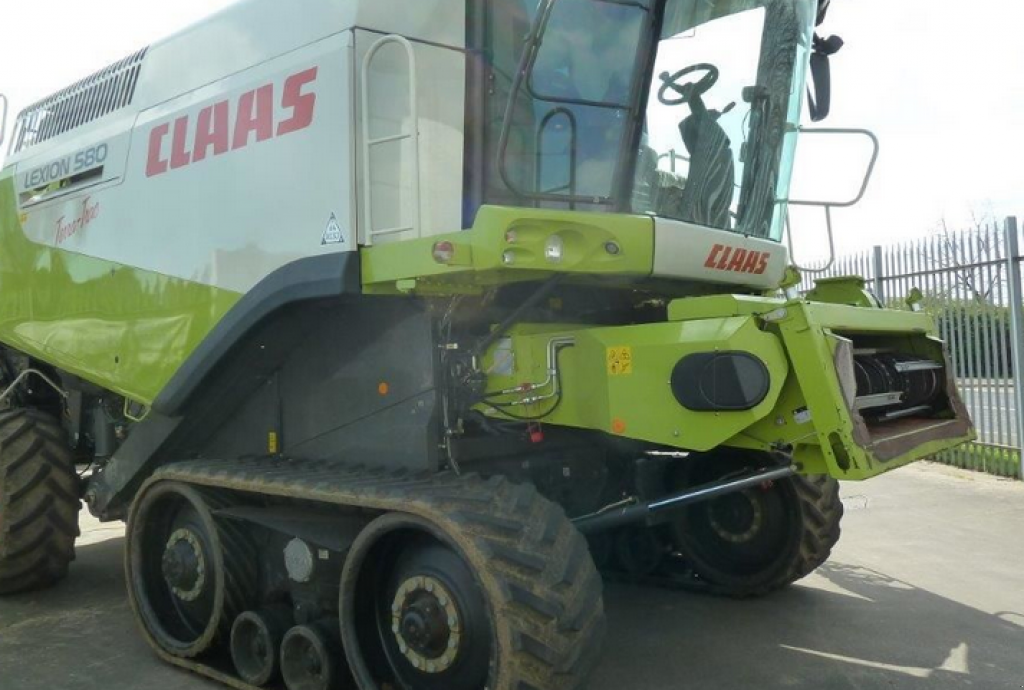 Oldtimer-Mähdrescher des Typs CLAAS Lexion 580 Terra Trac, Neumaschine in Київ (Bild 1)