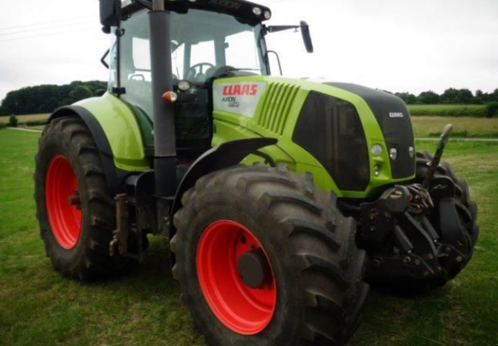 Oldtimer-Traktor des Typs CLAAS Axion 850, Neumaschine in Київ (Bild 1)