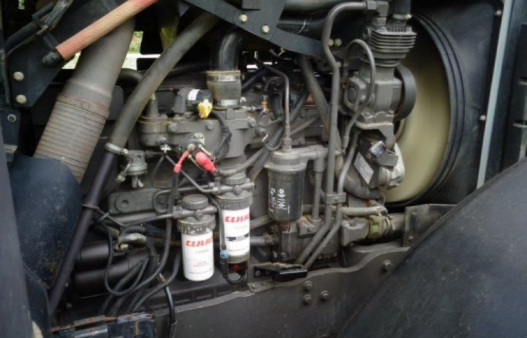 Oldtimer-Traktor des Typs CLAAS Axion 850, Neumaschine in Київ (Bild 2)