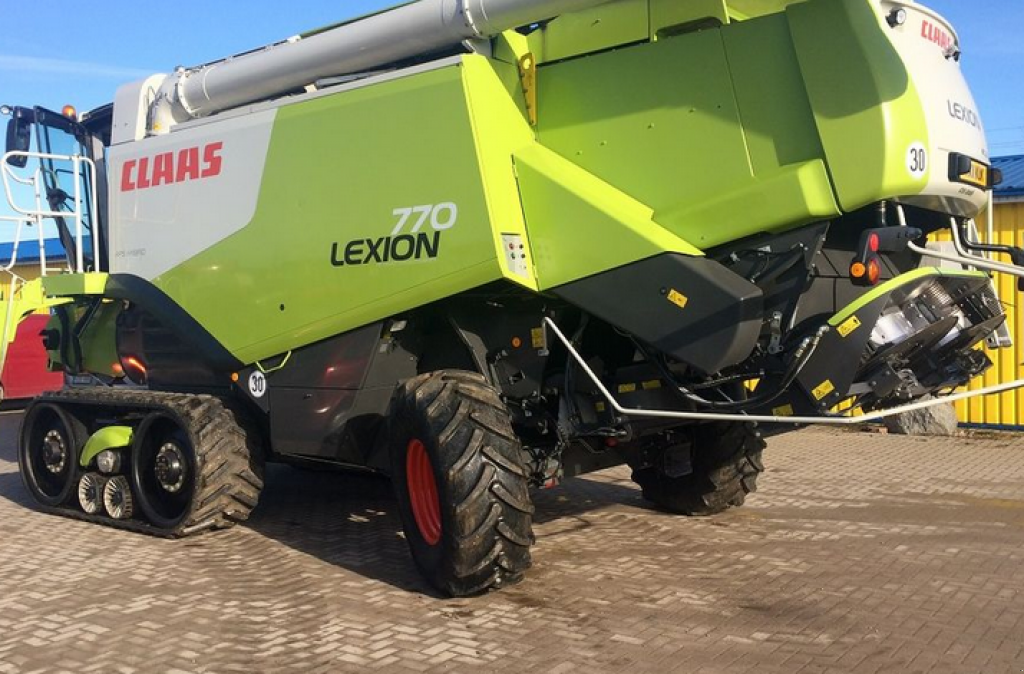 Oldtimer-Mähdrescher des Typs CLAAS Lexion 770 Terra Trac,  in Київ (Bild 4)