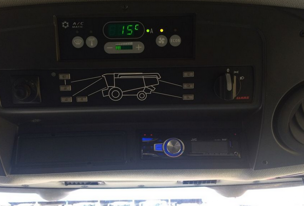 Oldtimer-Mähdrescher des Typs CLAAS Lexion 770 Terra Trac,  in Київ (Bild 8)