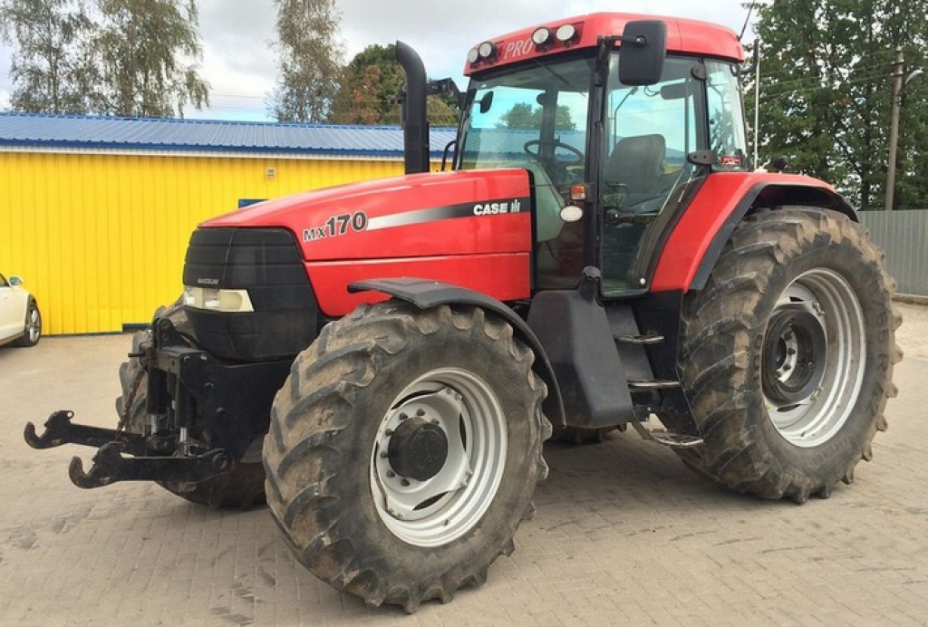 Oldtimer-Traktor des Typs Case IH MX 170, Neumaschine in Київ (Bild 1)
