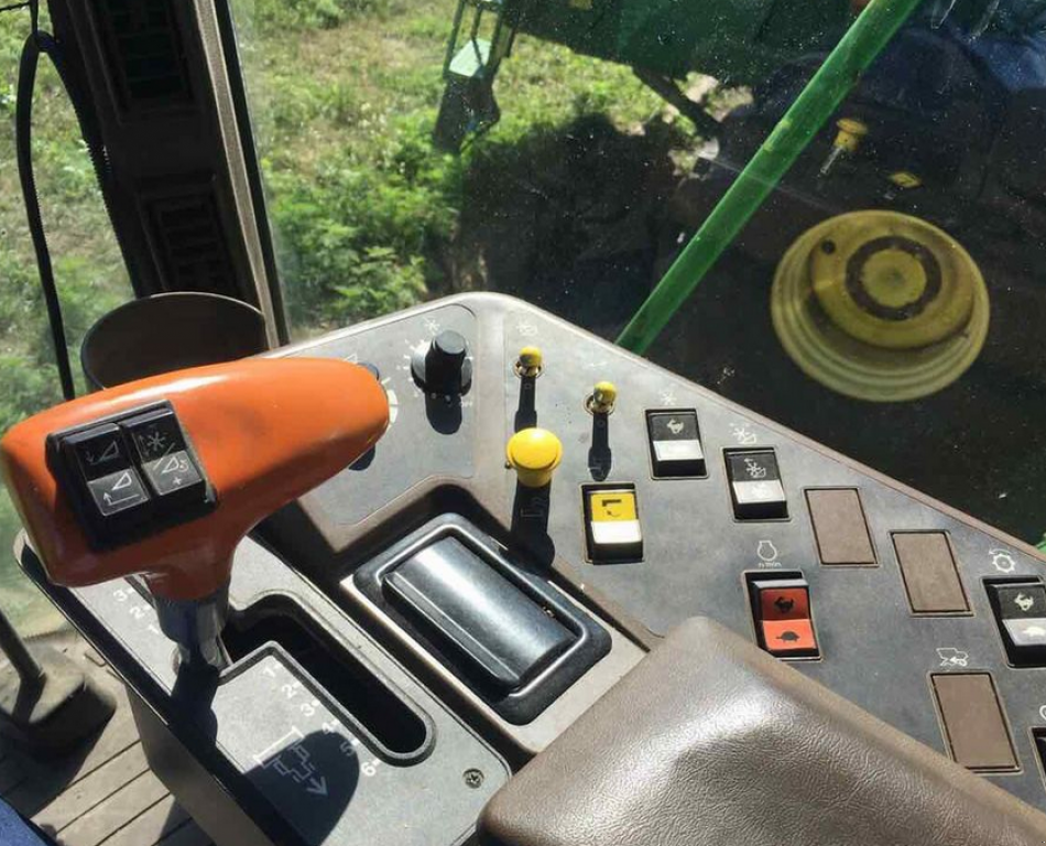Oldtimer-Mähdrescher des Typs John Deere 9600, Neumaschine in Полтава (Bild 10)