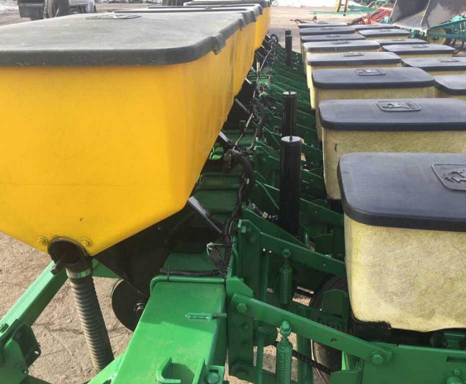 Gareeggenfelder des Typs John Deere 7000,  in Полтава (Bild 2)