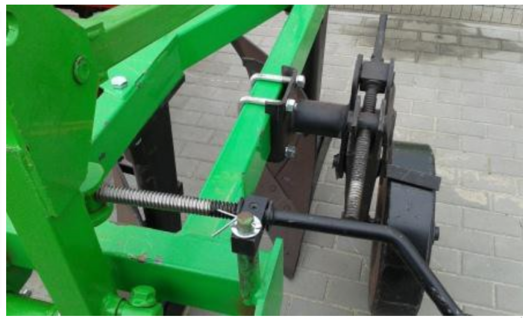 Scheibenpflug des Typs BOMET 2/30,  in Глеваха (Bild 1)