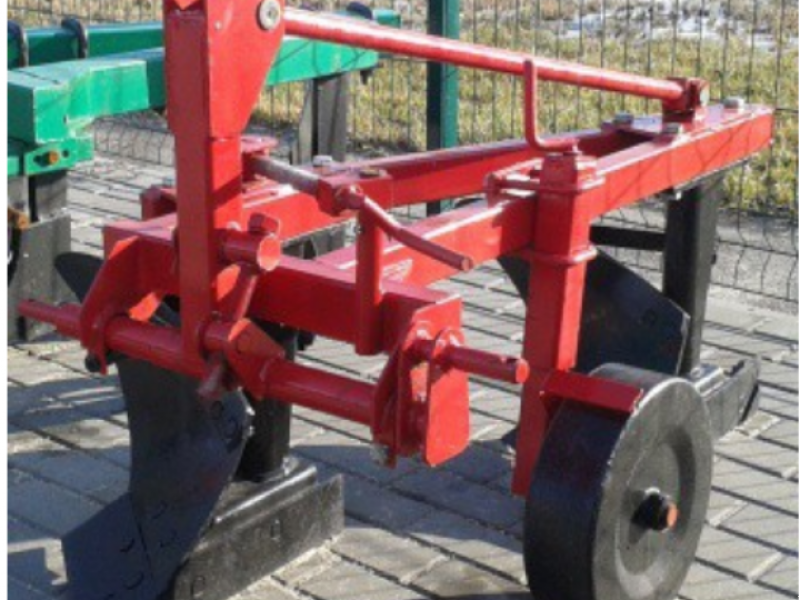 Scheibenpflug des Typs Wirax 2-20,  in Глеваха (Bild 1)
