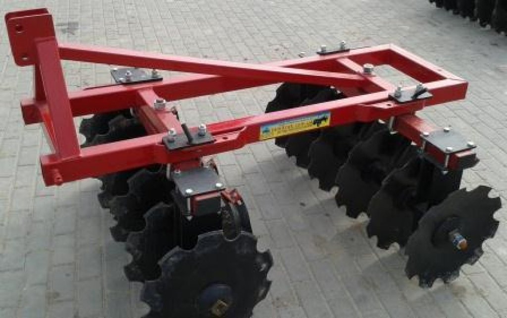 Wiesenegge des Typs BOMET 1,3,  in Глеваха (Bild 1)