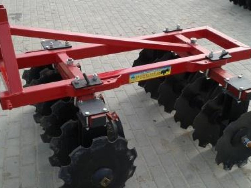 Wiesenegge des Typs BOMET 1,3,  in Глеваха (Bild 1)