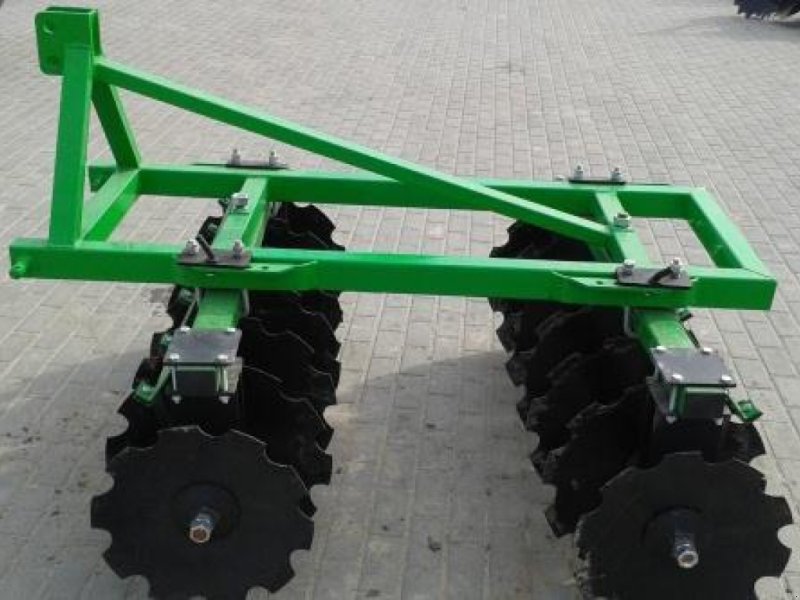 Wiesenegge des Typs BOMET БДН-1,5,  in Глеваха (Bild 1)