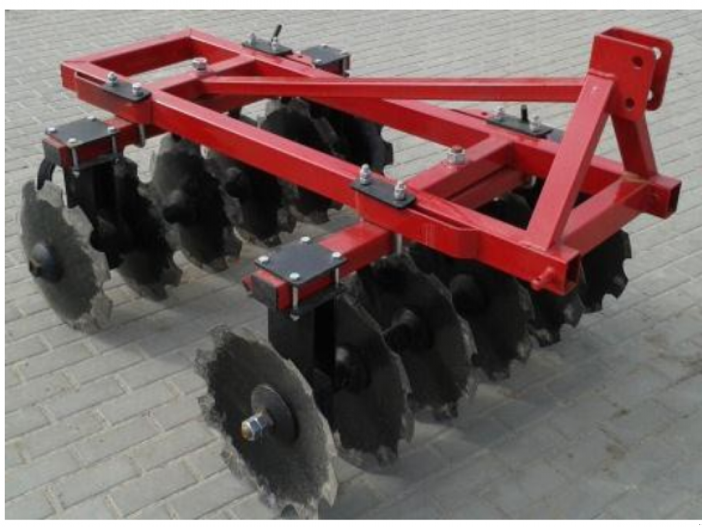 Wiesenegge des Typs BOMET БДН-1,5,  in Глеваха (Bild 6)