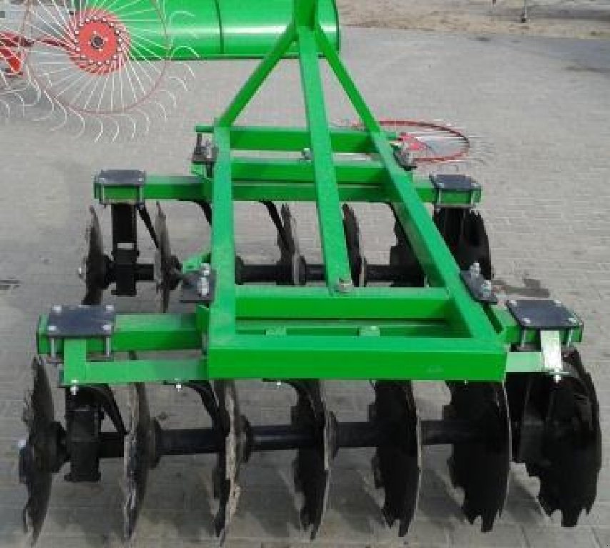 Wiesenegge des Typs BOMET БДН-1,5,  in Глеваха (Bild 3)