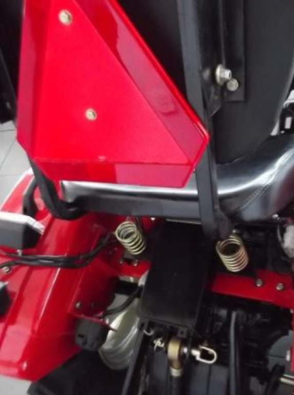 Hopfentraktor des Typs Mitsubishi MT 180D, Neumaschine in Глеваха (Bild 4)