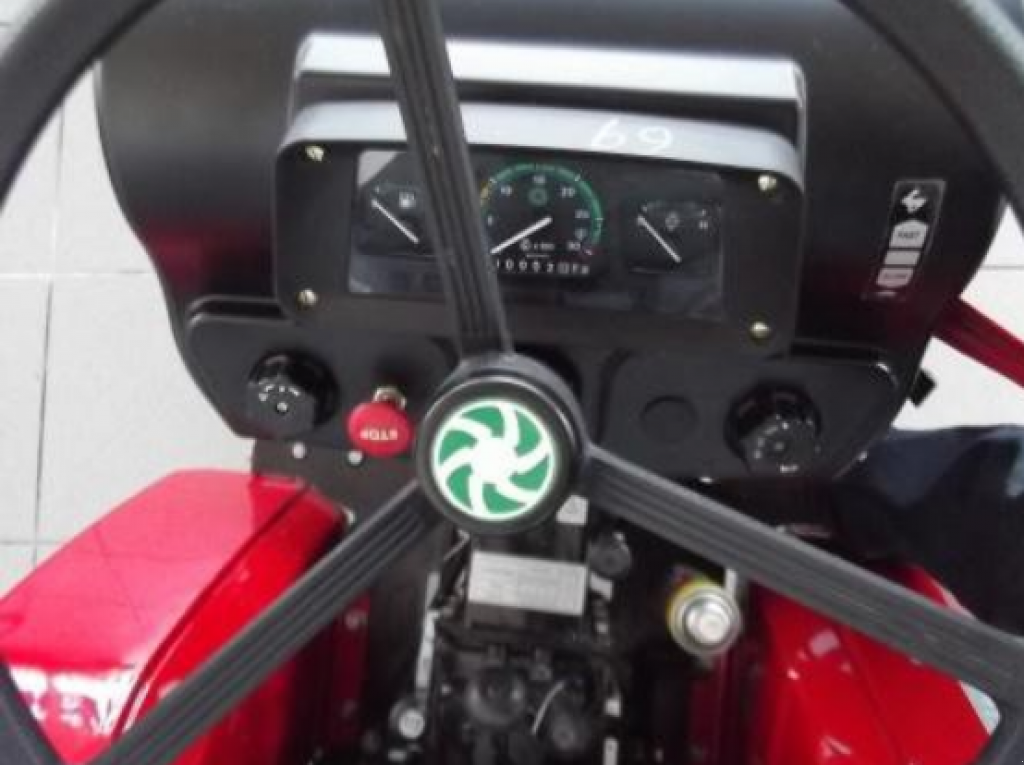 Hopfentraktor des Typs Mitsubishi MT 180D, Neumaschine in Глеваха (Bild 2)