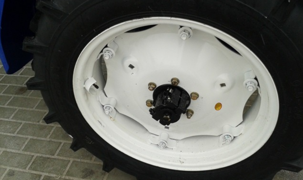 Hopfentraktor des Typs LOVOL TE 244, Neumaschine in Глеваха (Bild 3)