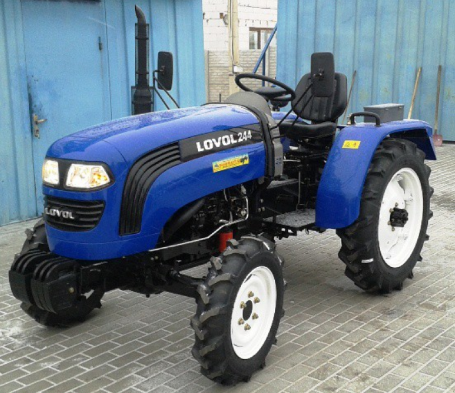 Hopfentraktor des Typs LOVOL TE 244, Neumaschine in Глеваха (Bild 4)