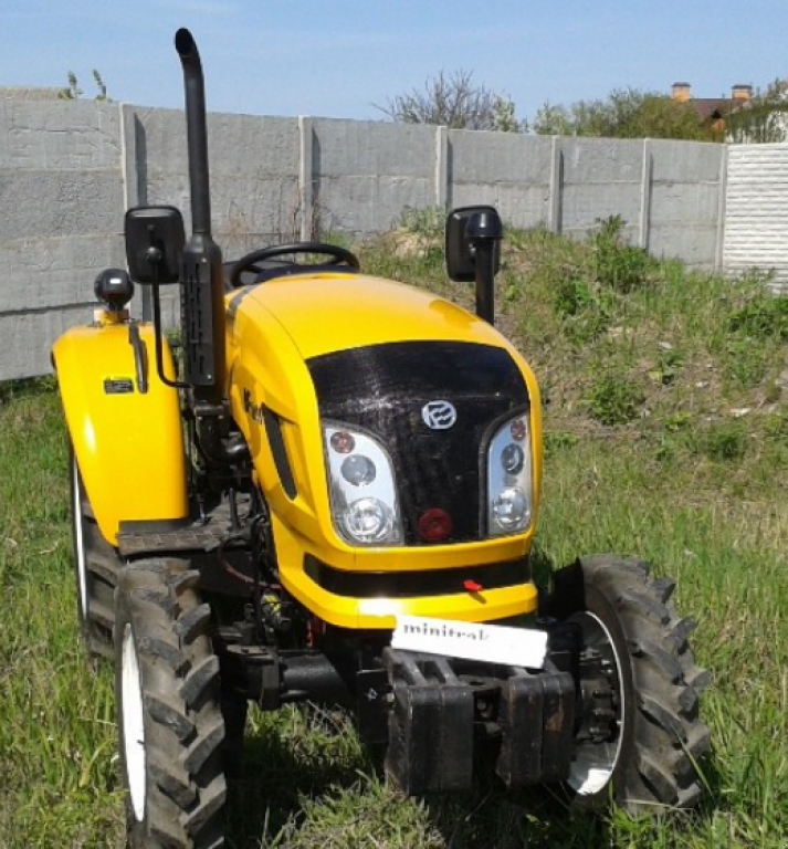 Hopfentraktor des Typs Dong Feng DF 244, Neumaschine in Глеваха (Bild 3)