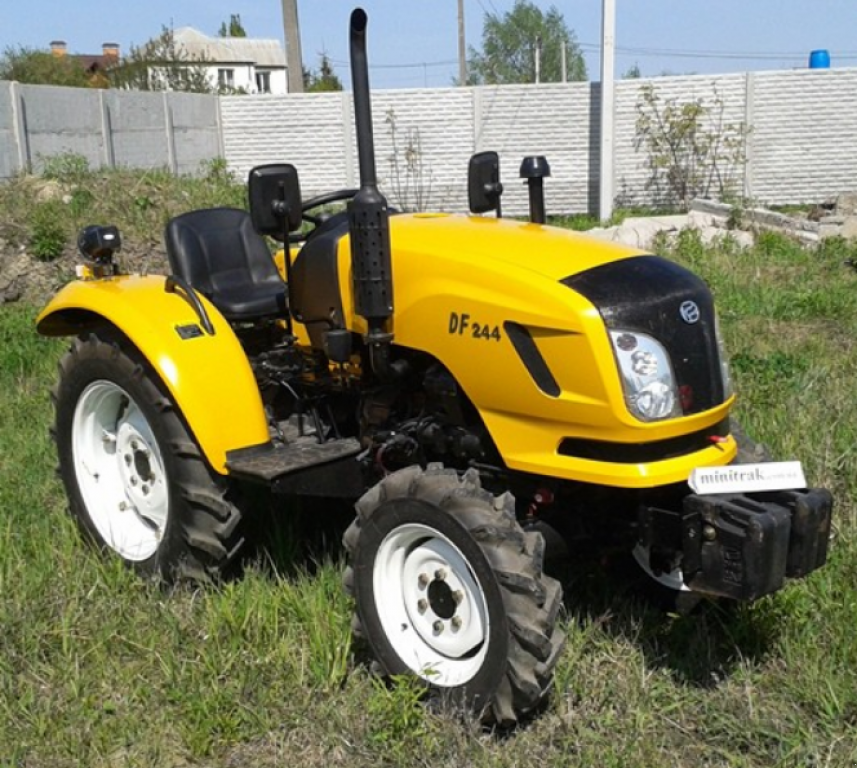 Hopfentraktor des Typs Dong Feng DF 244, Neumaschine in Глеваха (Bild 4)