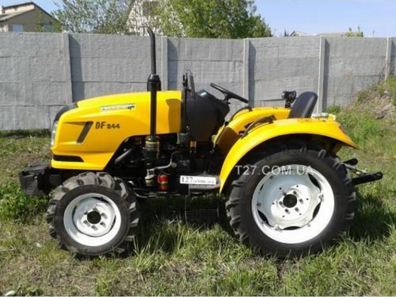 Hopfentraktor des Typs Dong Feng DF 244D, Neumaschine in Глеваха (Bild 1)