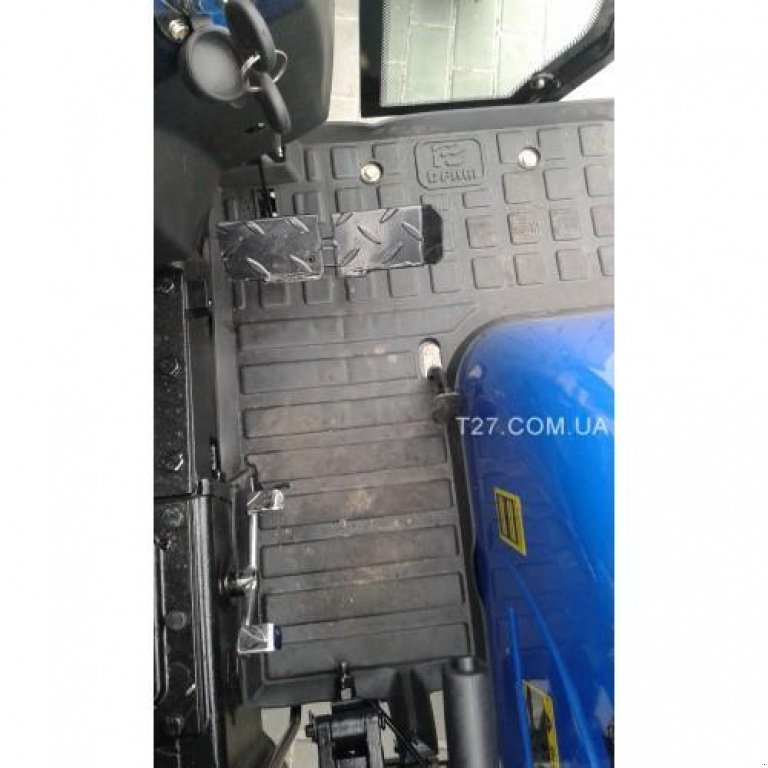 Hopfentraktor des Typs Dong Feng DF 404, Neumaschine in Глеваха (Bild 13)