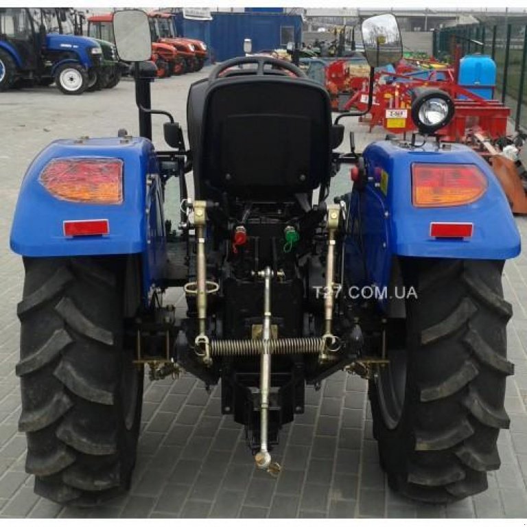 Hopfentraktor des Typs Dong Feng DF 404, Neumaschine in Глеваха (Bild 11)