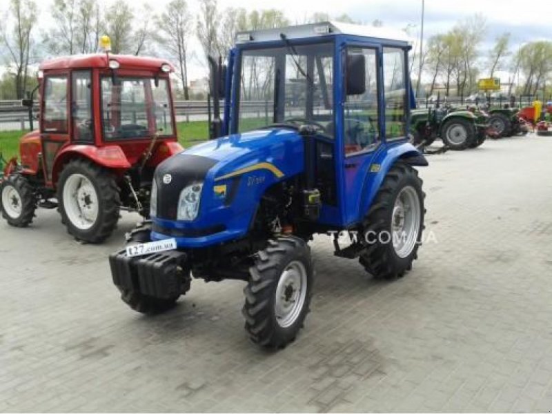 Hopfentraktor des Typs Dong Feng DF 354, Neumaschine in Глеваха (Bild 1)