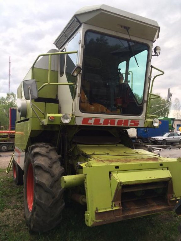 Oldtimer-Mähdrescher des Typs CLAAS Dominator 68, Neumaschine in Луцьк (Bild 4)