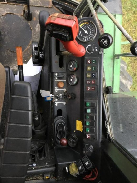 Oldtimer-Mähdrescher des Typs John Deere 1188, Neumaschine in Луцьк (Bild 6)