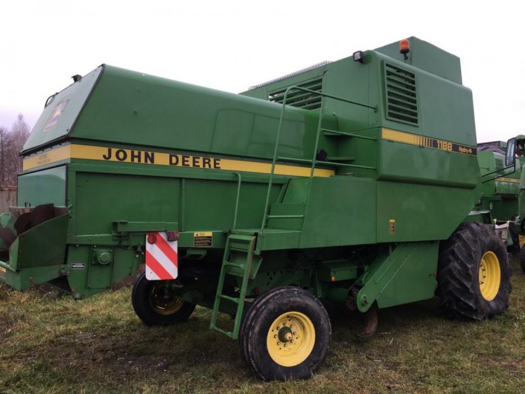 Oldtimer-Mähdrescher des Typs John Deere 1188, Neumaschine in Луцьк (Bild 4)