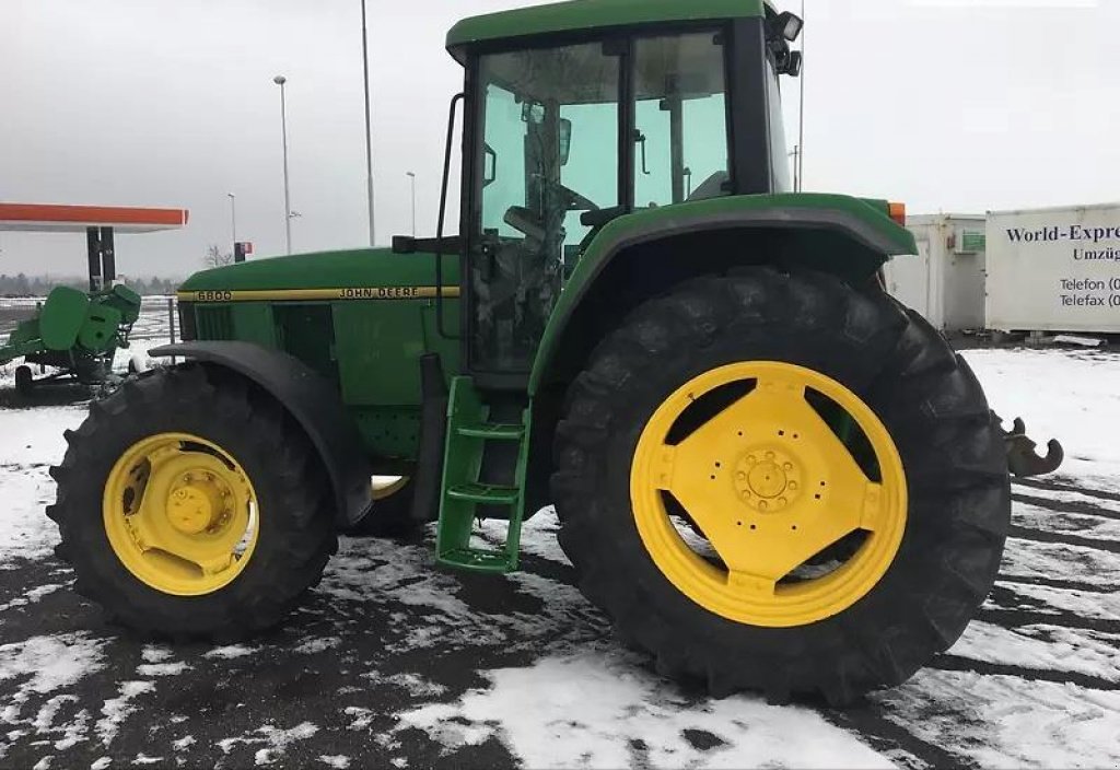 Oldtimer-Traktor des Typs John Deere 6800, Neumaschine in Луцьк (Bild 5)