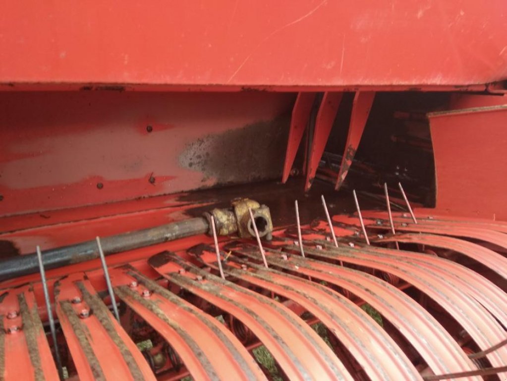 Hochdruckpresse des Typs Massey Ferguson 120,  in Луцьк (Bild 1)