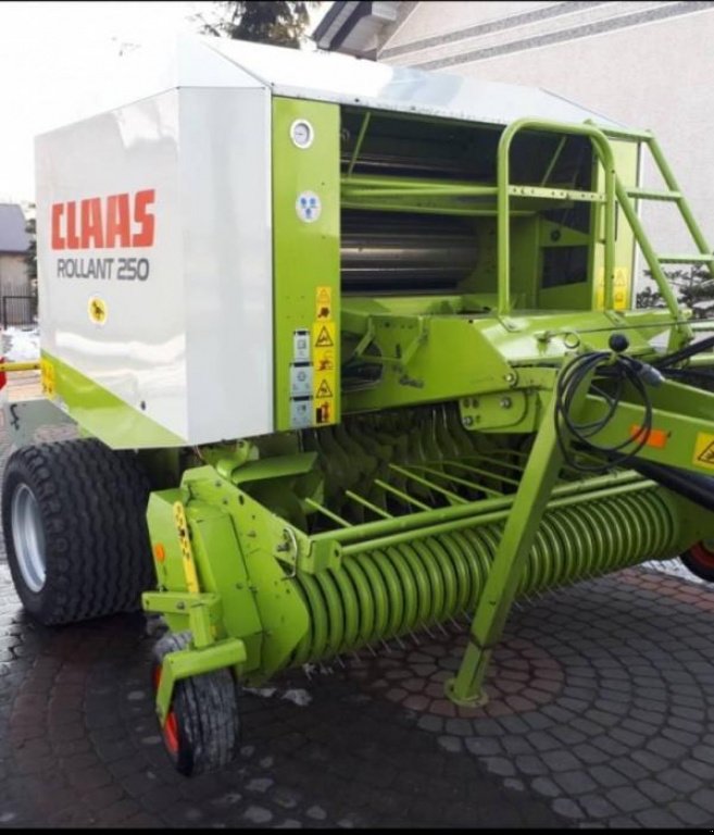 Rundballenpresse des Typs CLAAS Rollant 250 Roto Cut,  in Луцьк (Bild 3)
