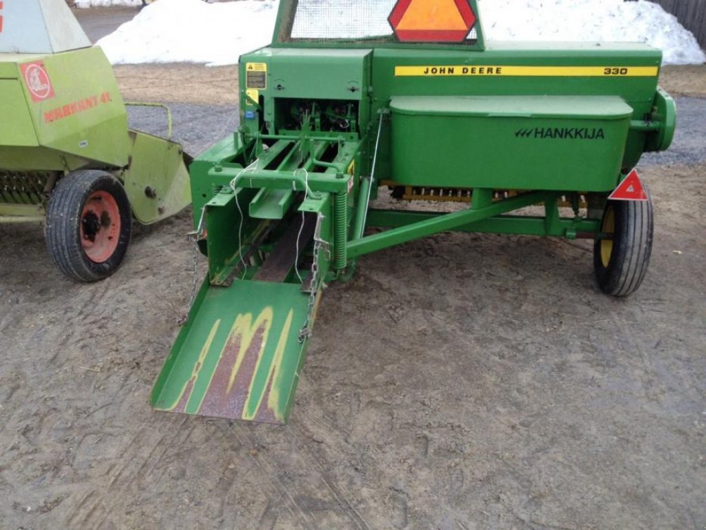 Hochdruckpresse des Typs John Deere 330,  in Луцьк (Bild 3)