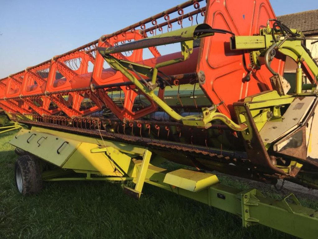 Oldtimer-Mähdrescher des Typs CLAAS Lexion 480, Neumaschine in Луцьк (Bild 5)