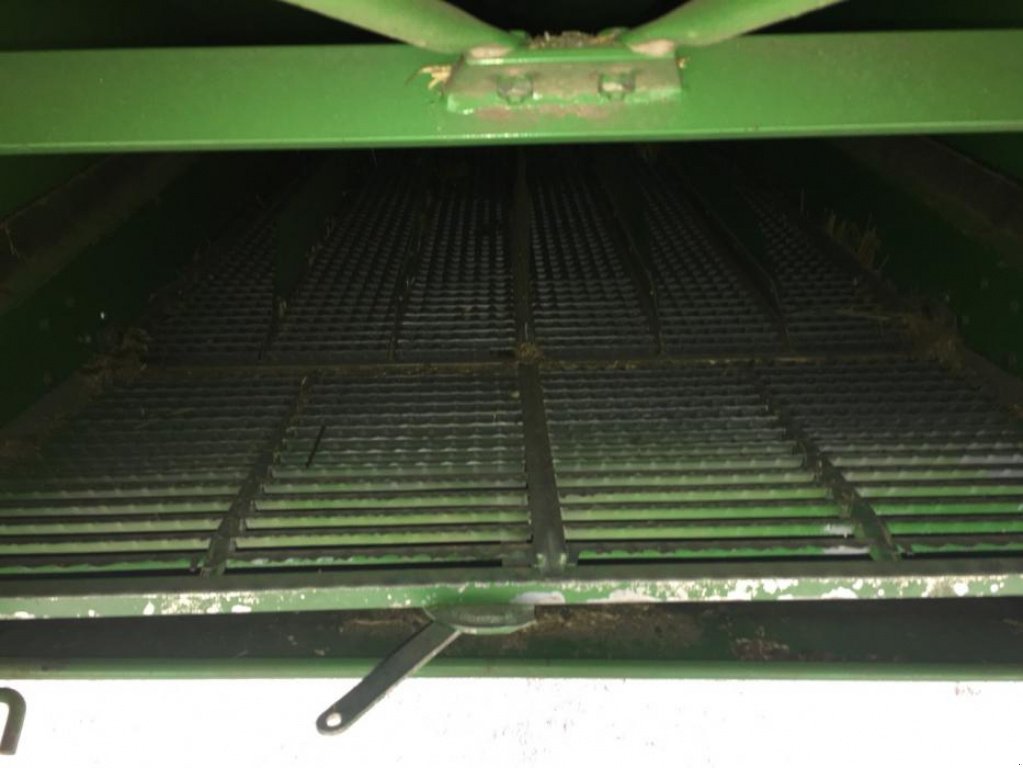 Oldtimer-Mähdrescher des Typs John Deere 1052, Neumaschine in Луцьк (Bild 10)