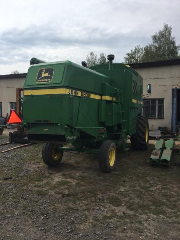 Oldtimer-Mähdrescher des Typs John Deere 1055, Neumaschine in Луцьк (Bild 2)