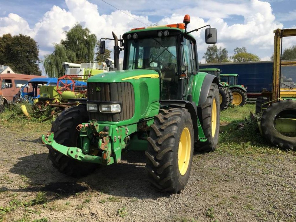 Oldtimer-Traktor des Typs John Deere 6820, Neumaschine in Луцьк (Bild 1)