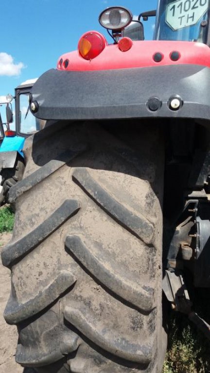 Oldtimer-Traktor des Typs Massey Ferguson 8480A Dyna-VT, Neumaschine in Харків (Bild 4)