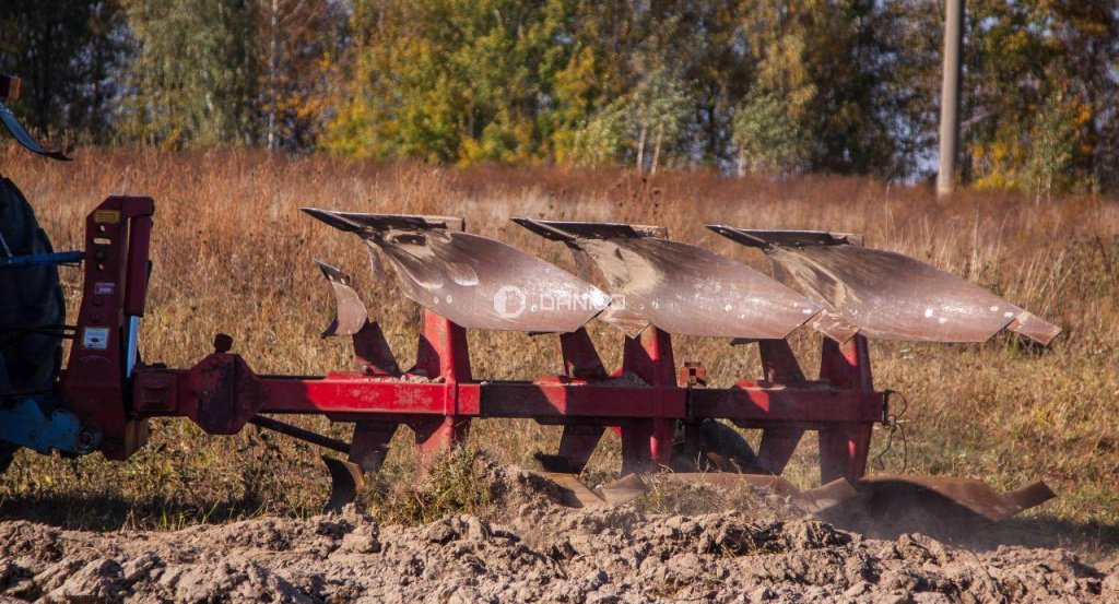 Scheibenpflug des Typs Naud 57,  in Черняхів (Bild 2)