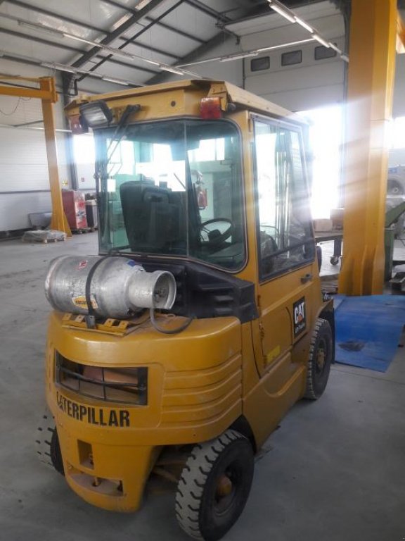 Gabelstapler des Typs Caterpillar GP30,  in Черняхів (Bild 8)