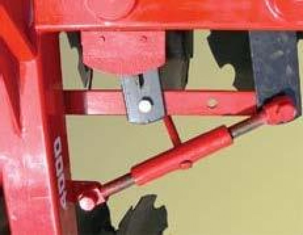 Wiesenegge des Typs CHERVONA ZIRKA Pallada 6000,  in Дніпропетровськ (Bild 4)