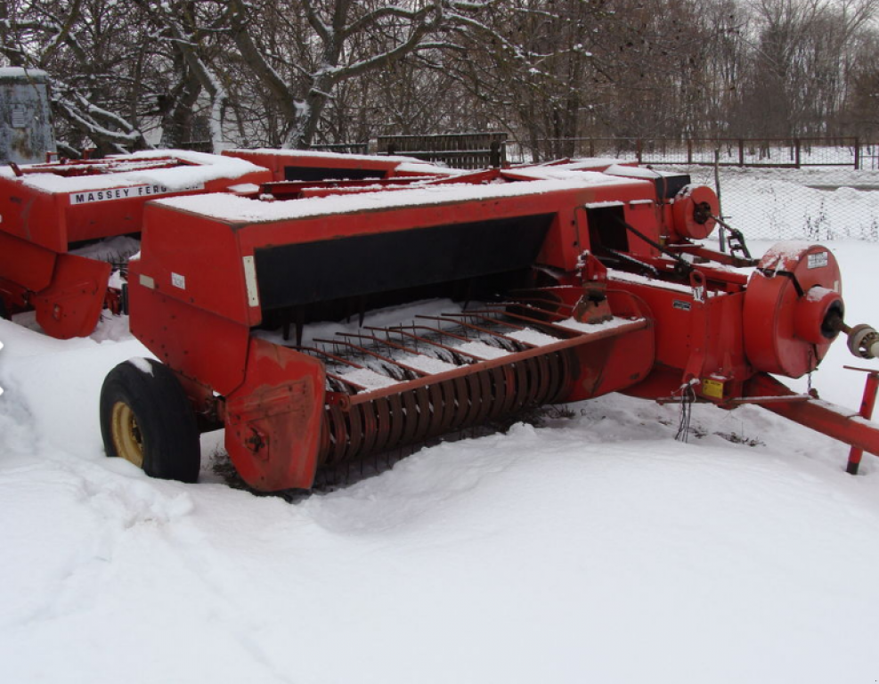 Hochdruckpresse des Typs Massey Ferguson 120,  in Золотоноша (Bild 2)