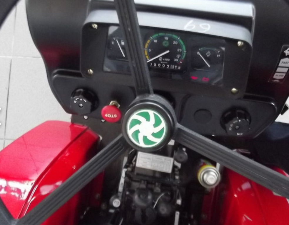 Hopfentraktor des Typs Mitsubishi MT 180D, Neumaschine in Київ (Bild 3)